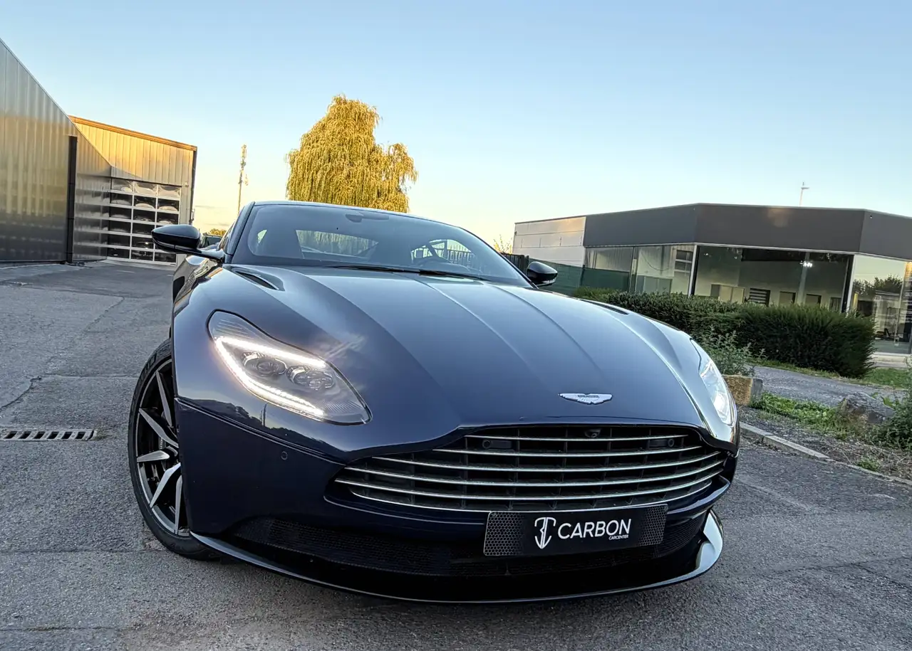 Aston Martin DB11 - 7