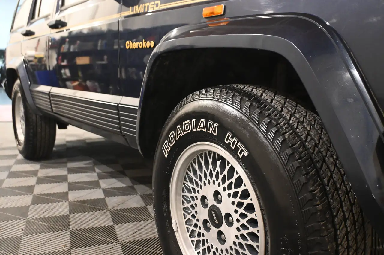 Jeep Cherokee - 9