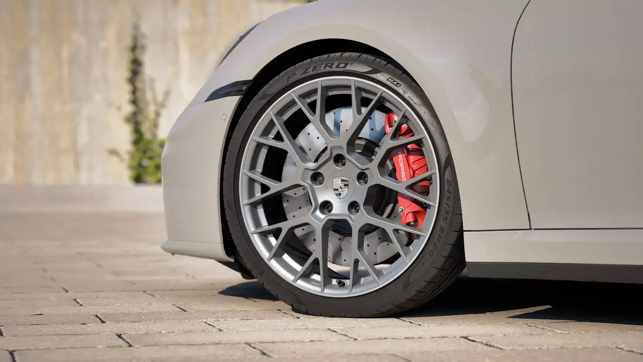 Porsche 992 - 5