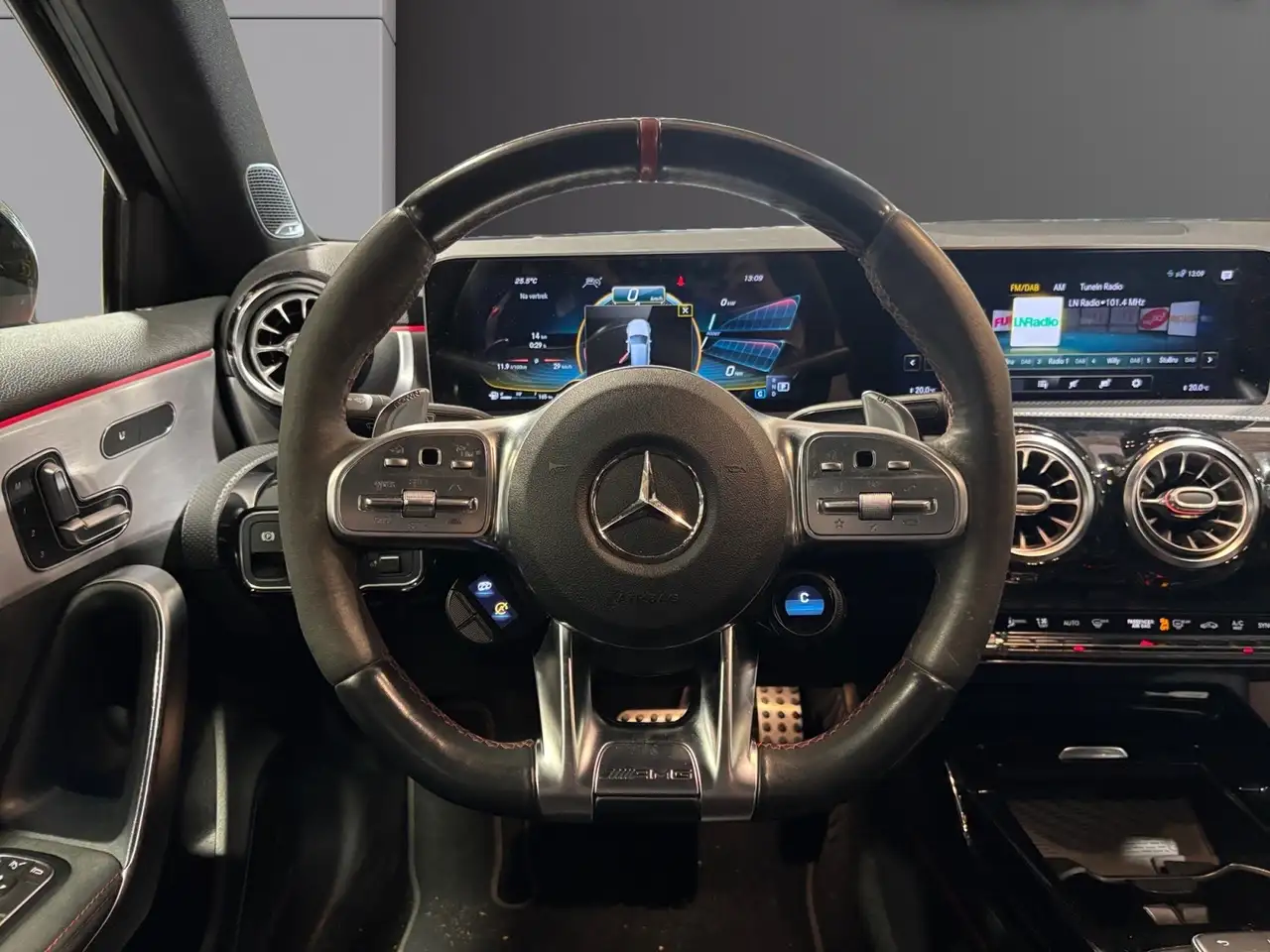 Mercedes-Benz A 45 AMG - 13