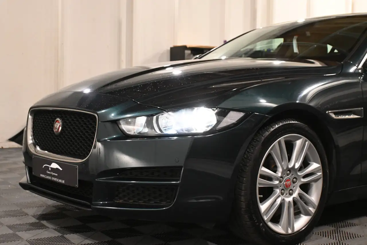 Jaguar XE - 6