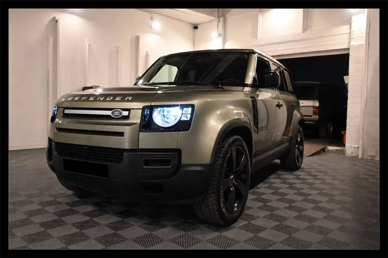 Land Rover Defender - 4