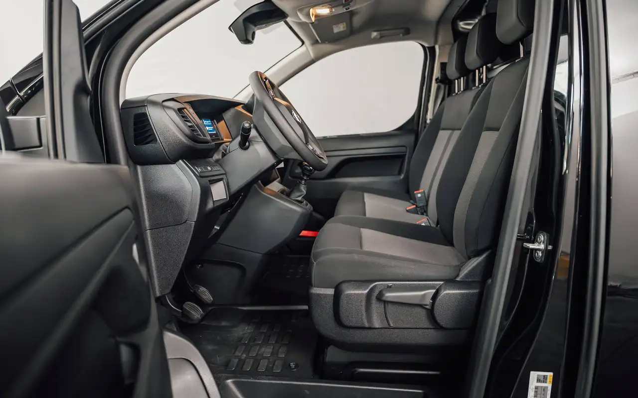 Opel Vivaro - 8