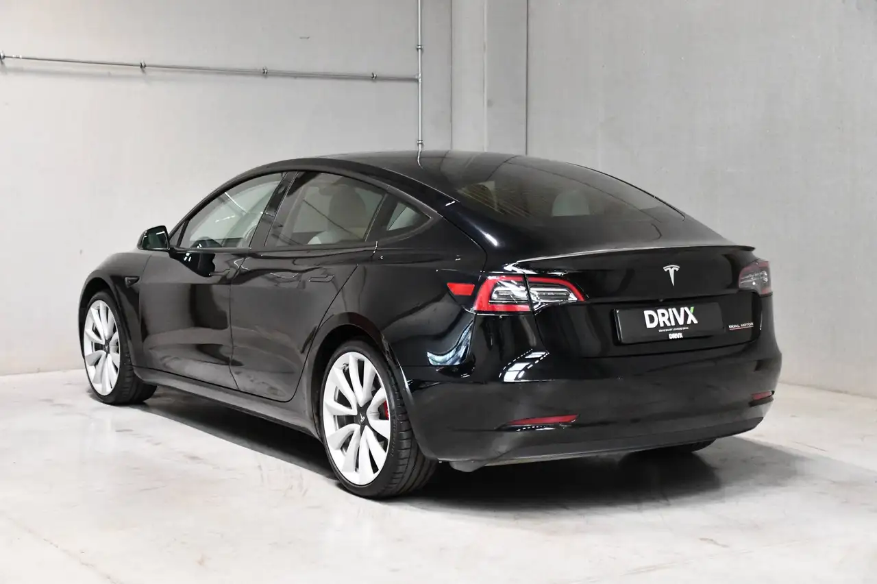 Tesla Model 3 - 3