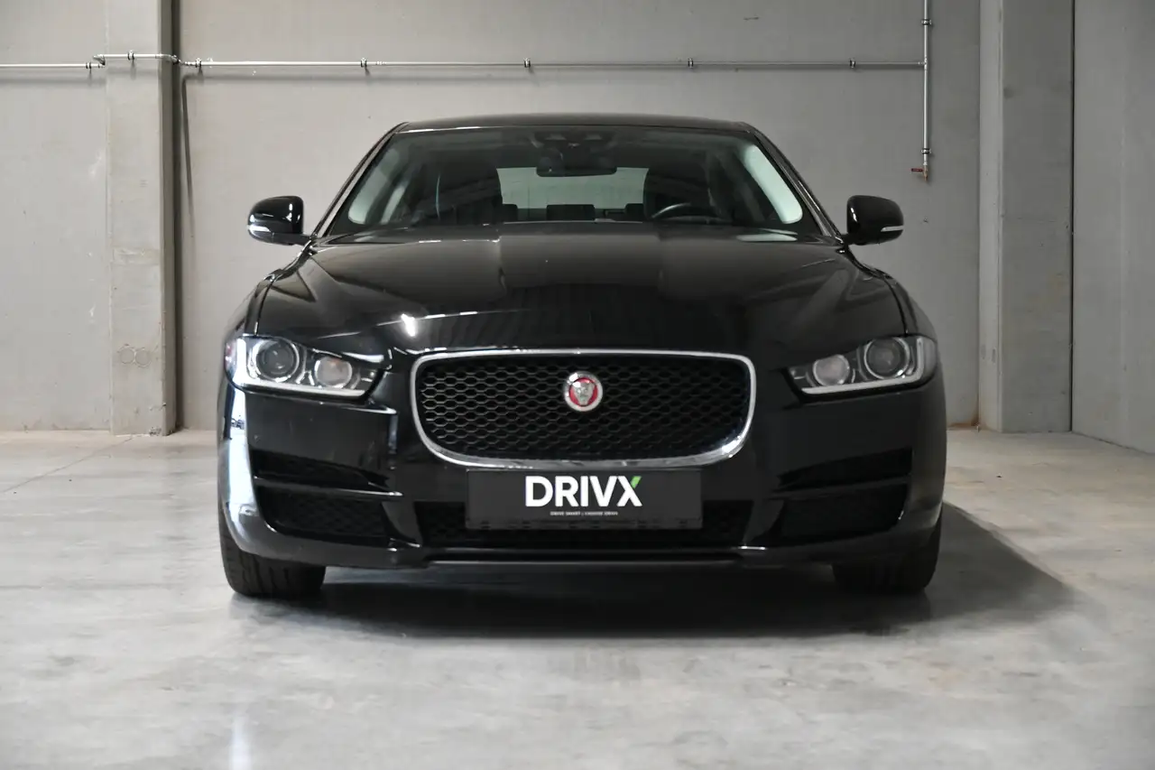 Jaguar XE - 3