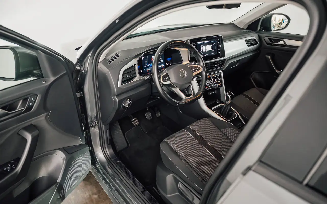 Volkswagen T-Roc - 12