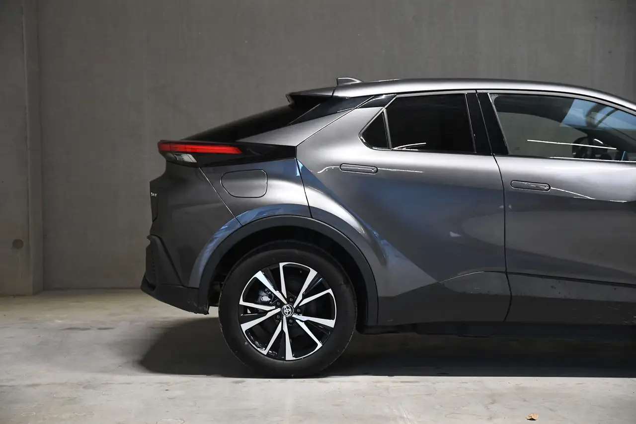 Toyota C-HR - 11
