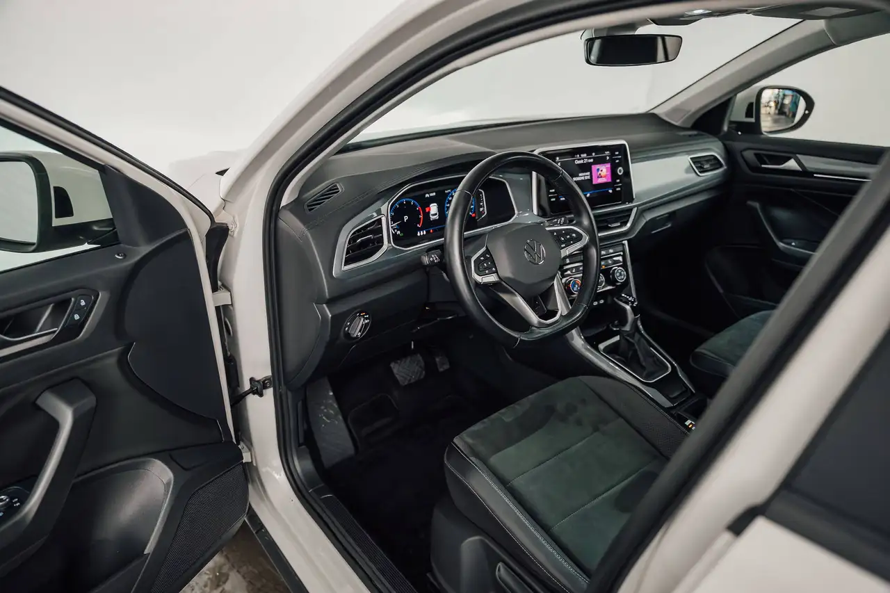 Volkswagen T-Roc - 9