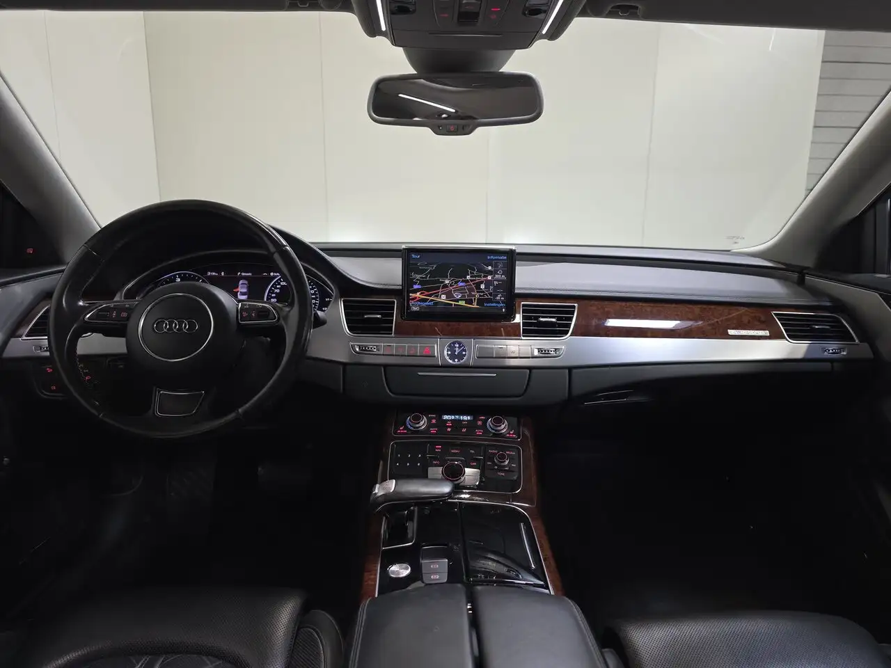 Audi A8 - 12