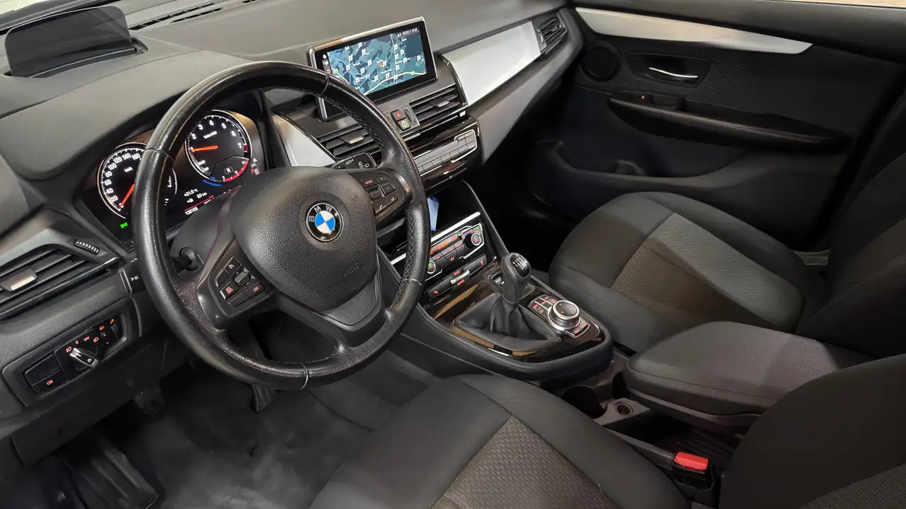 BMW 216 - 8