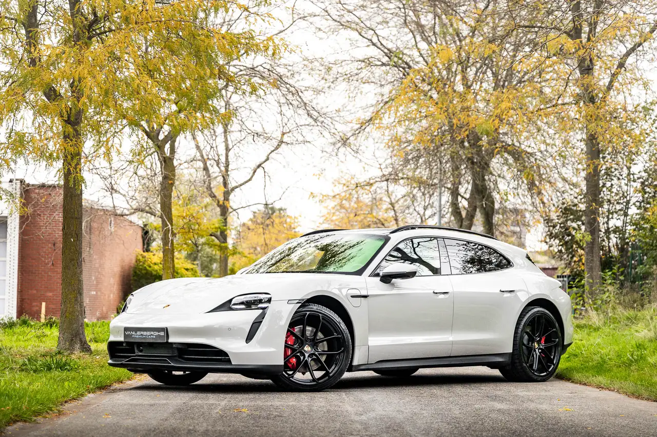 Porsche Taycan - 3