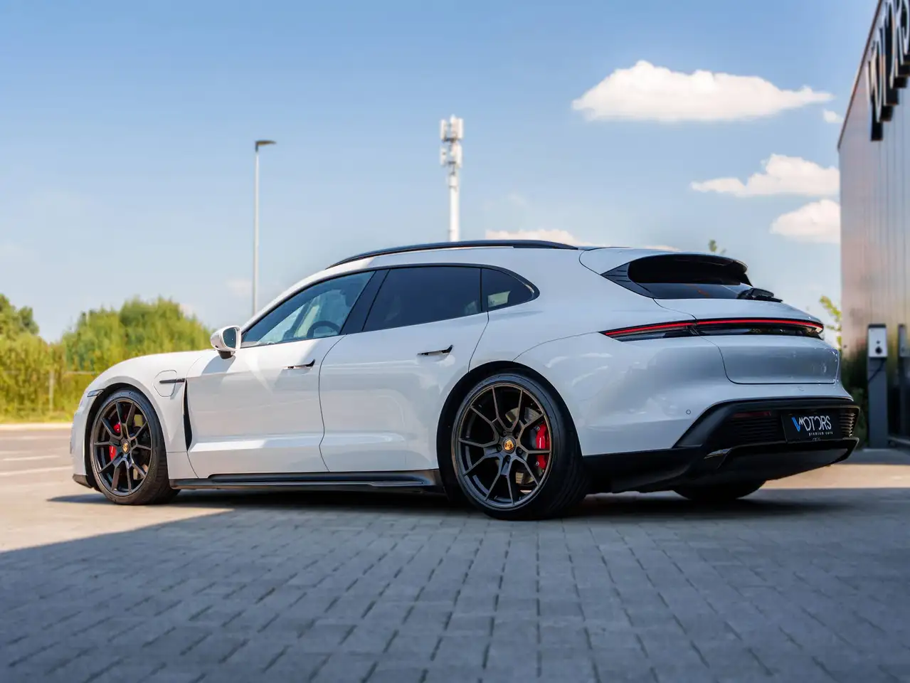 Porsche Taycan - 4