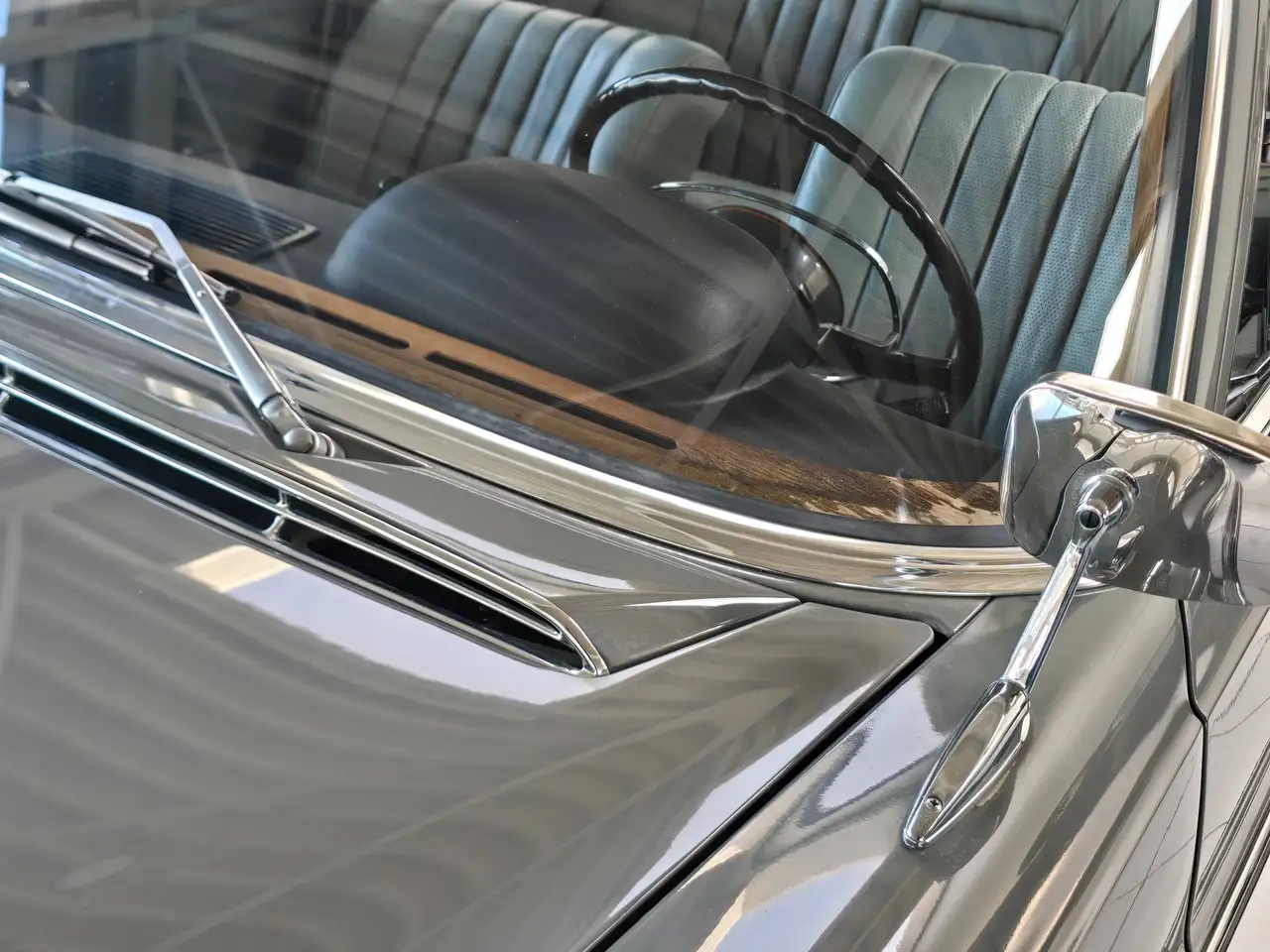 Mercedes-Benz 280 - 4