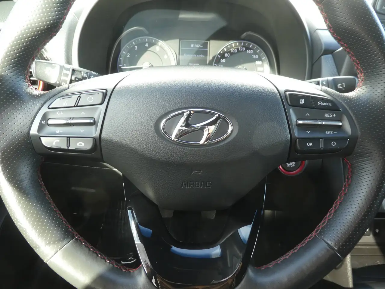 Hyundai KONA - 8