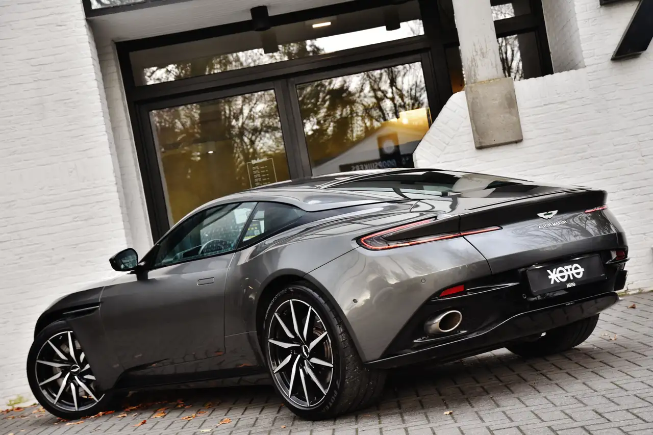 Aston Martin DB11 - 9