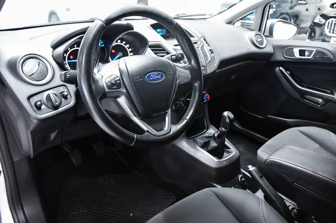 Ford Fiesta - 8