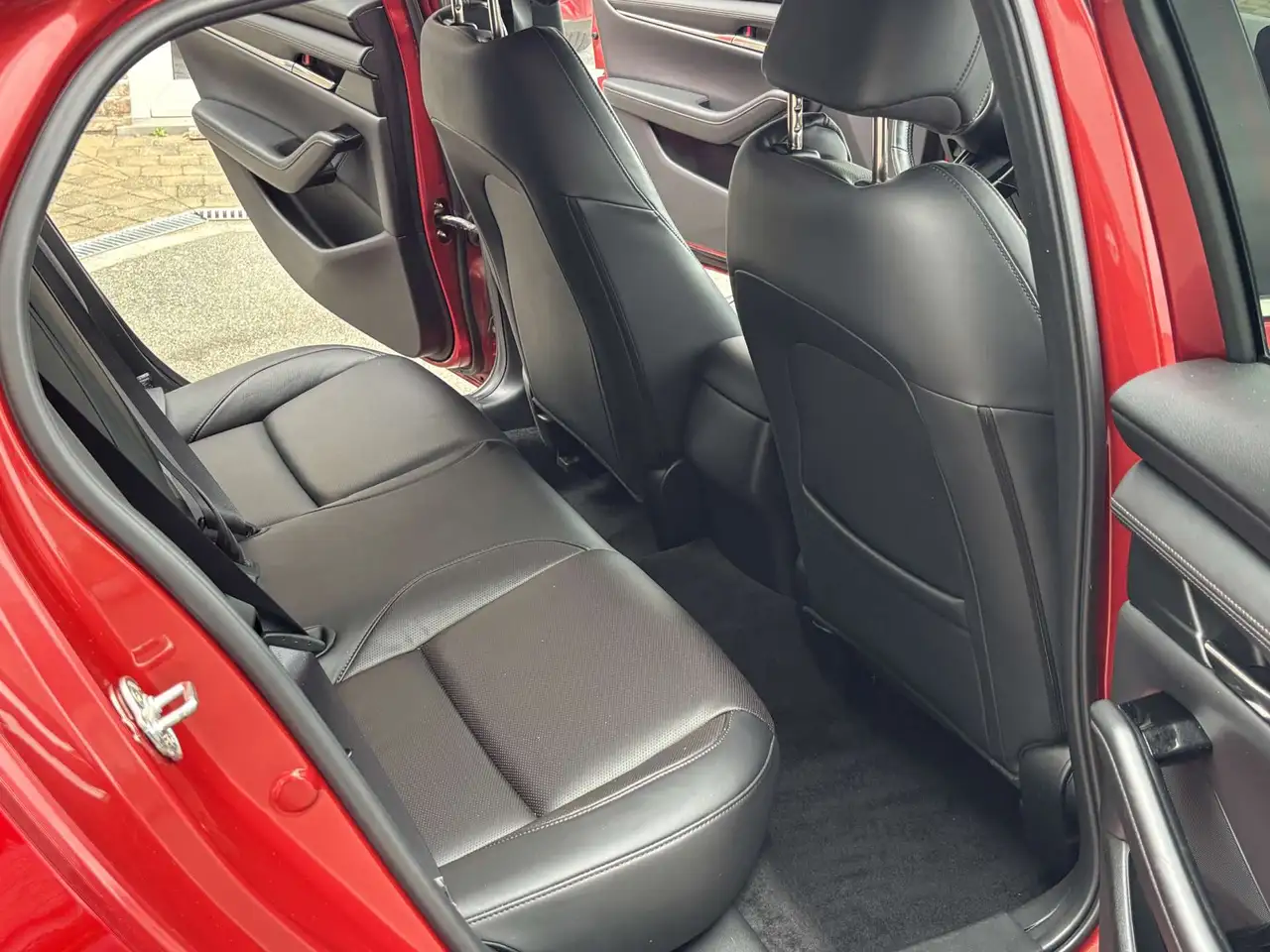 Mazda 3 - 8