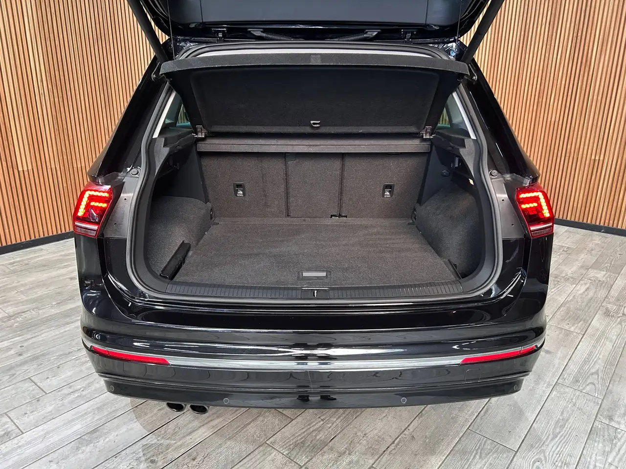 Volkswagen Tiguan - 13