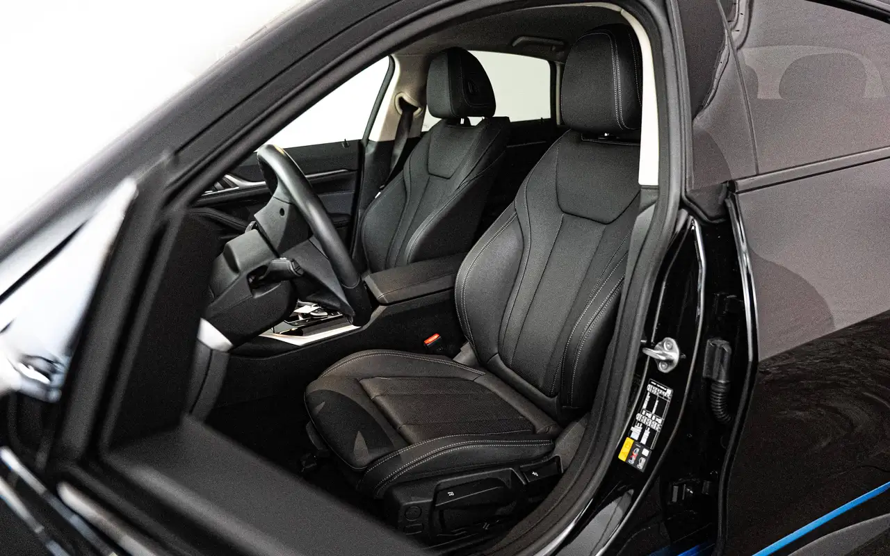 BMW i4 - 10