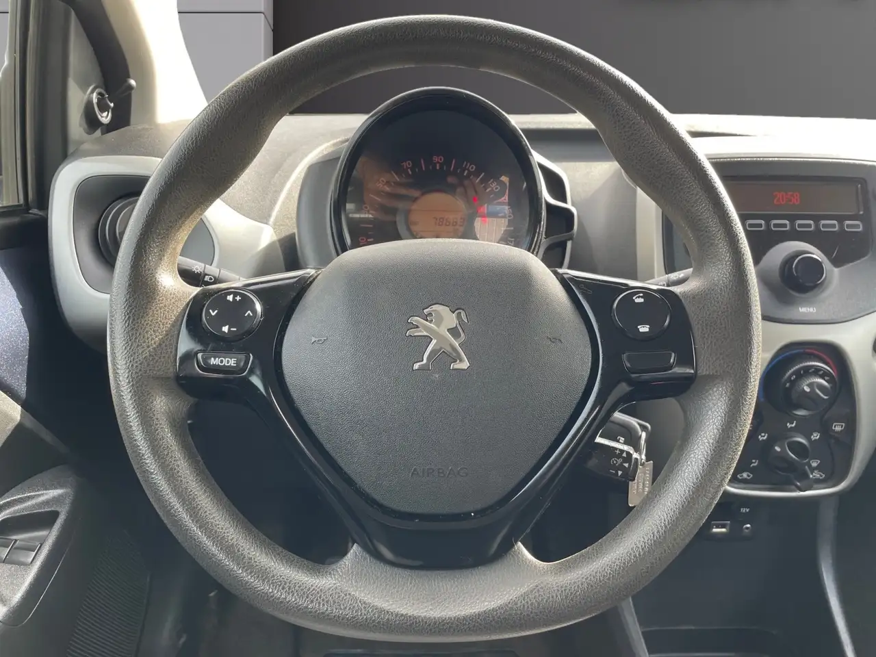 Peugeot 108 - 12