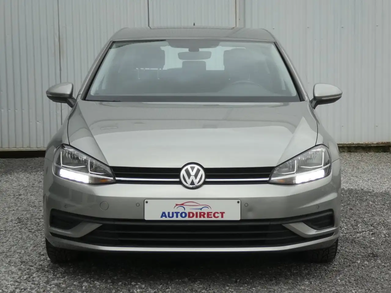 Volkswagen Golf - 2