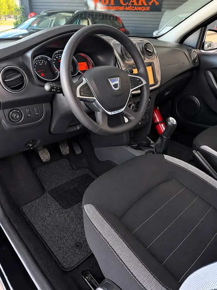 Dacia Sandero - 8