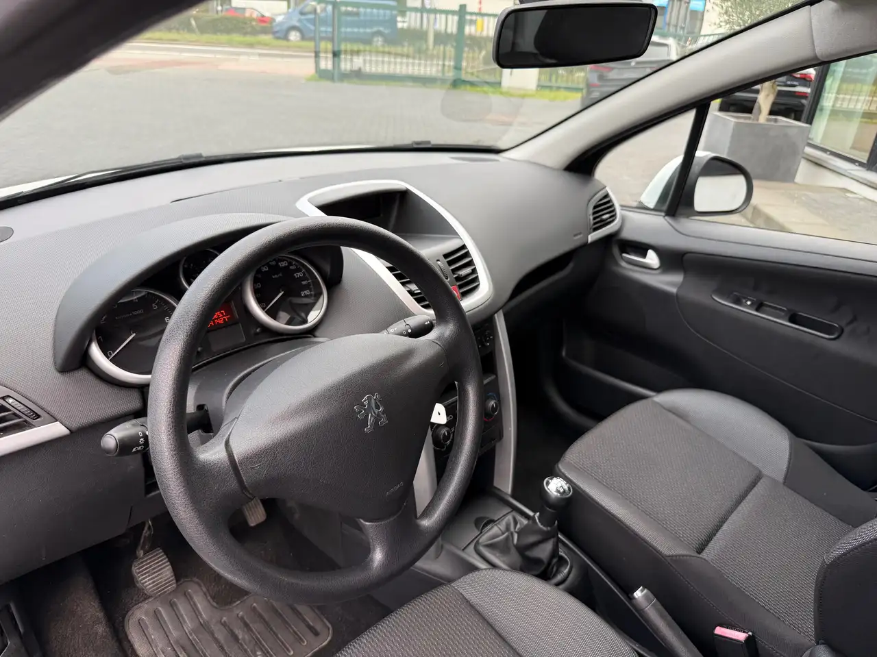 Peugeot 207 - 7