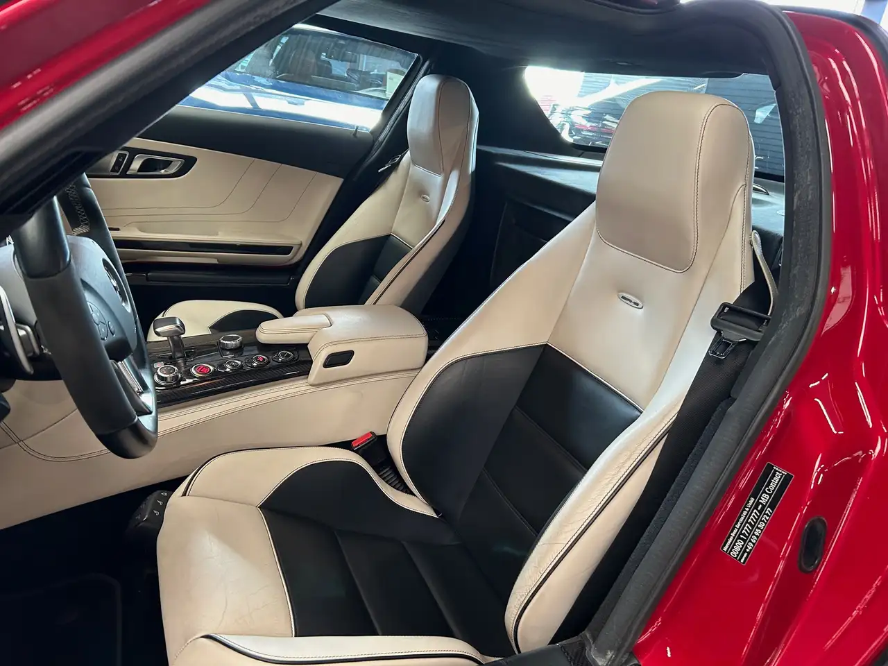 Mercedes-Benz SLS - 9