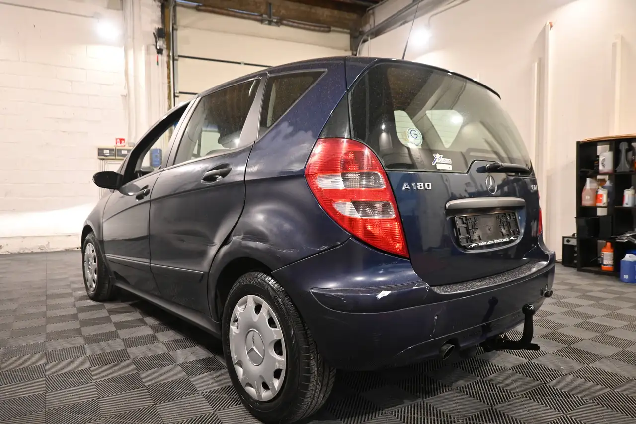 Mercedes-Benz A 180 - 4