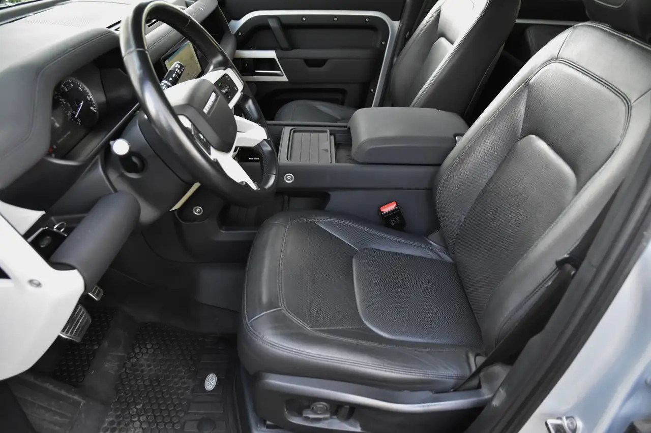 Land Rover Defender - 5