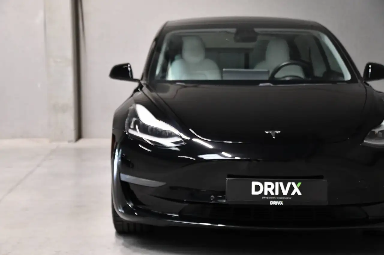 Tesla Model 3 - 6