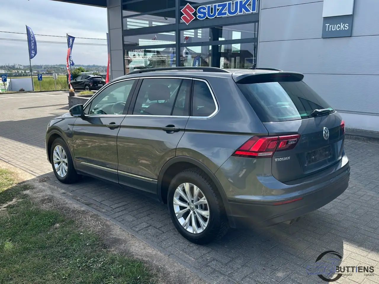 Volkswagen Tiguan - 3