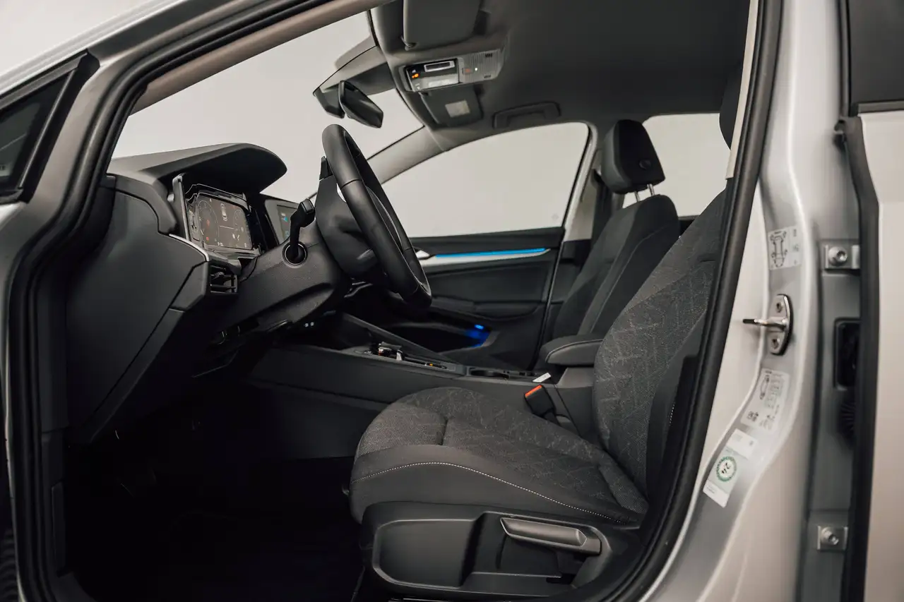 Volkswagen Golf - 11