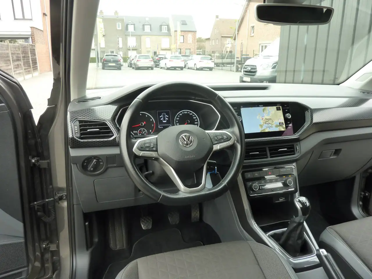 Volkswagen T-Cross - 12
