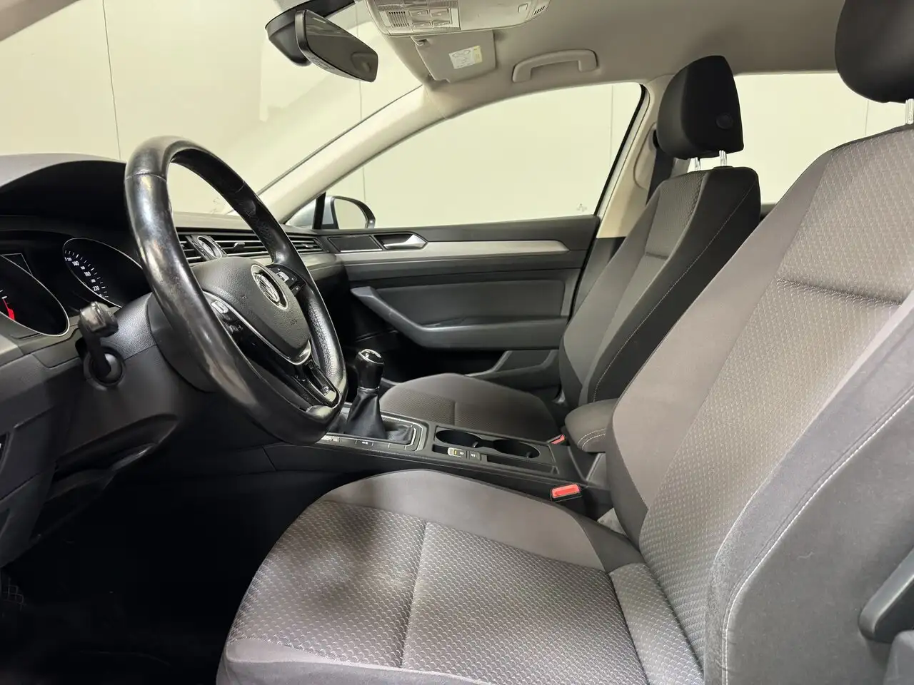 Volkswagen Passat - 9
