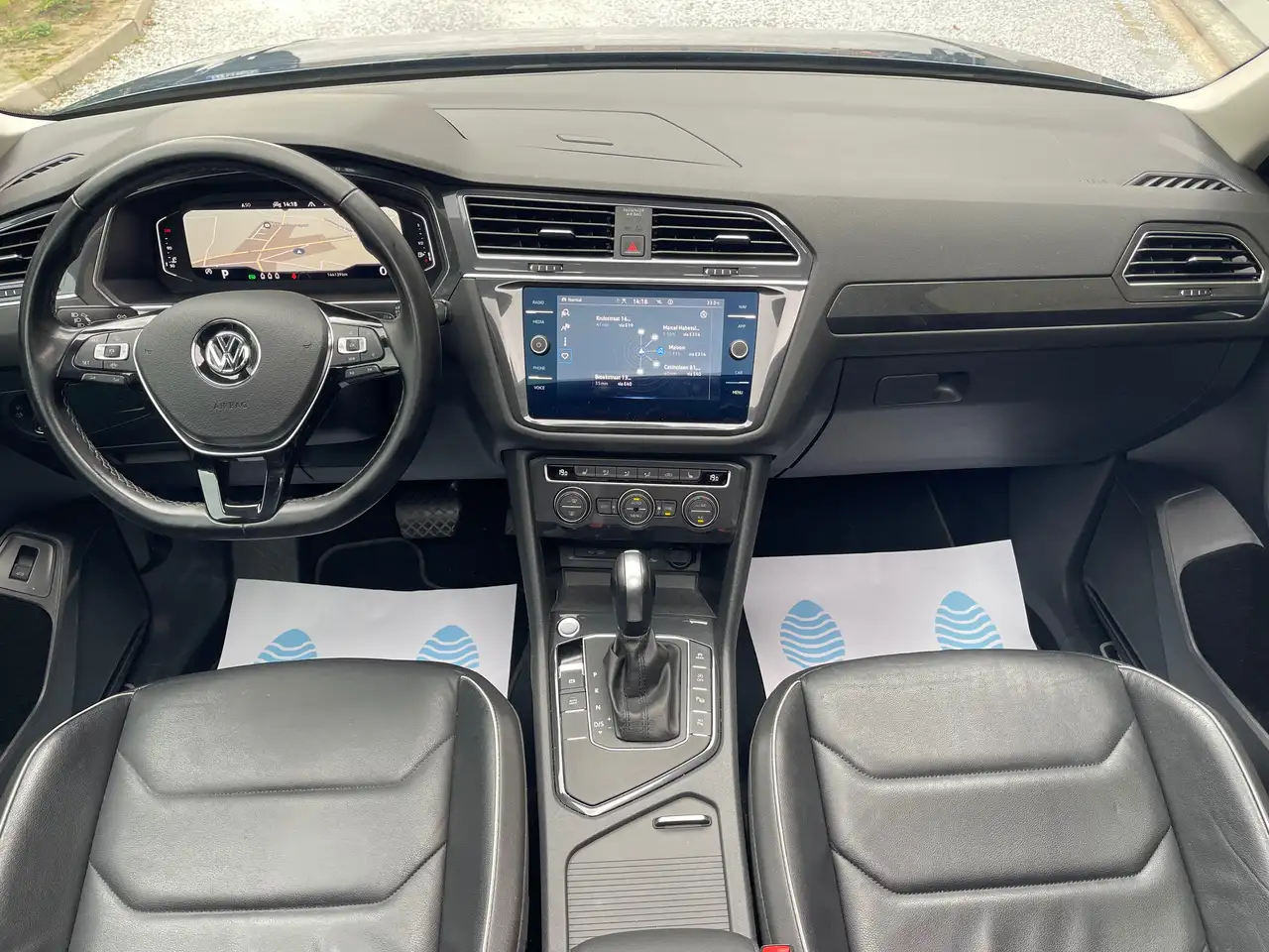 Volkswagen Tiguan - 12