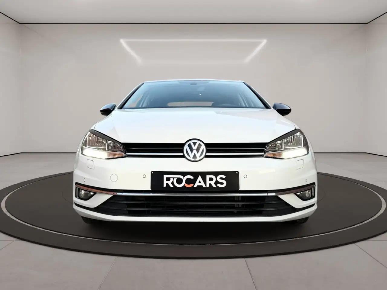 Volkswagen Golf - 2