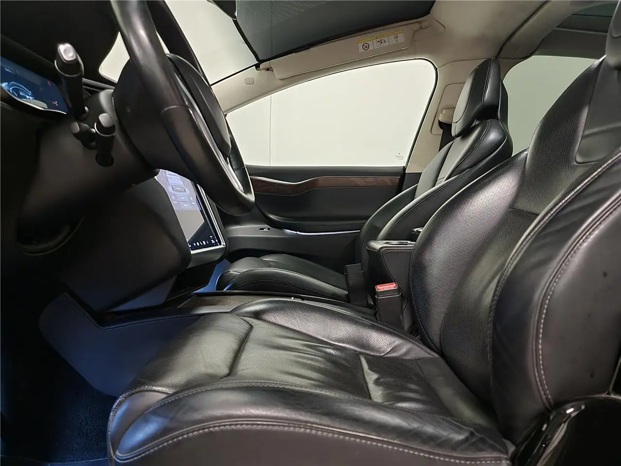 Tesla Model X - 9