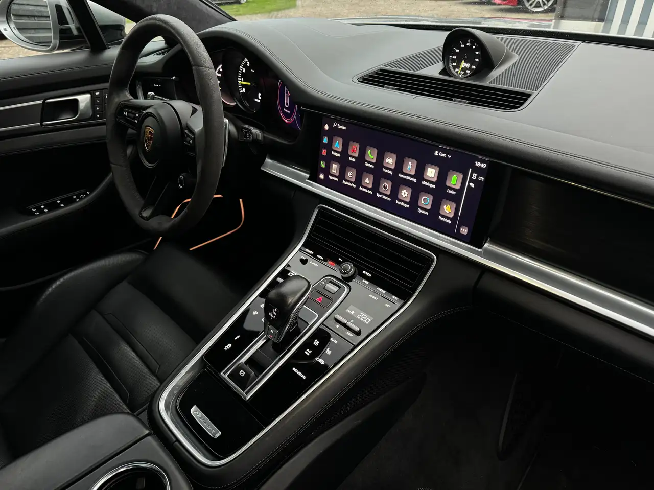 Porsche Panamera - 8