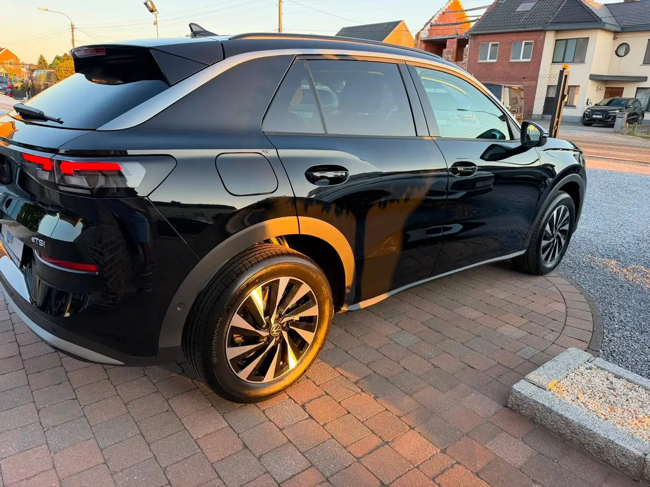 Volkswagen T-Roc - 4