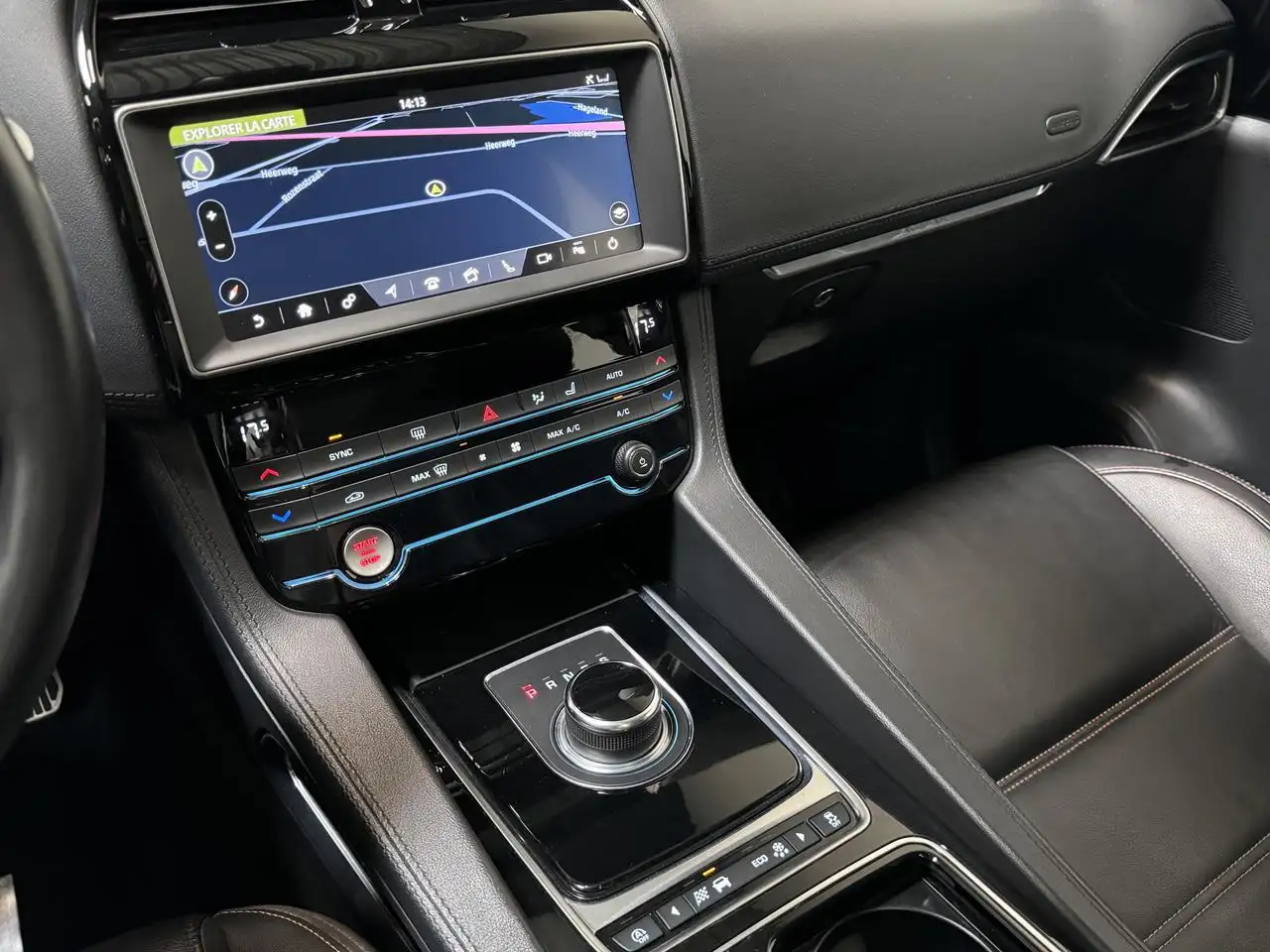 Jaguar F-Pace - 11