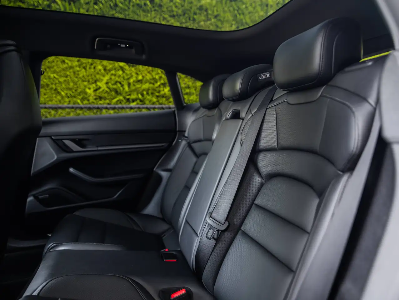 Porsche Taycan - 9