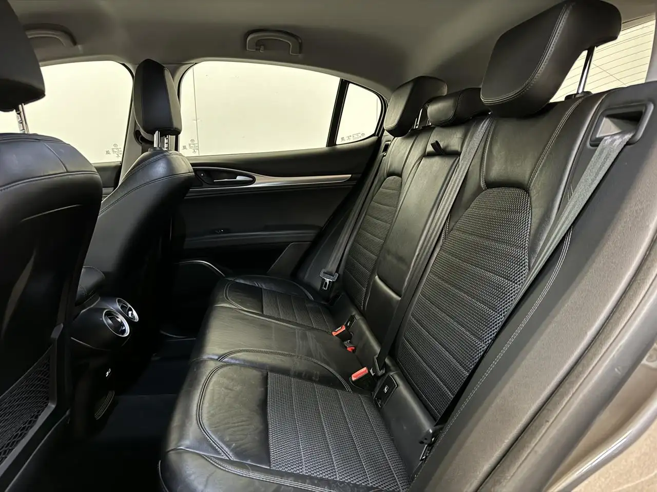 Alfa Romeo Stelvio - 10