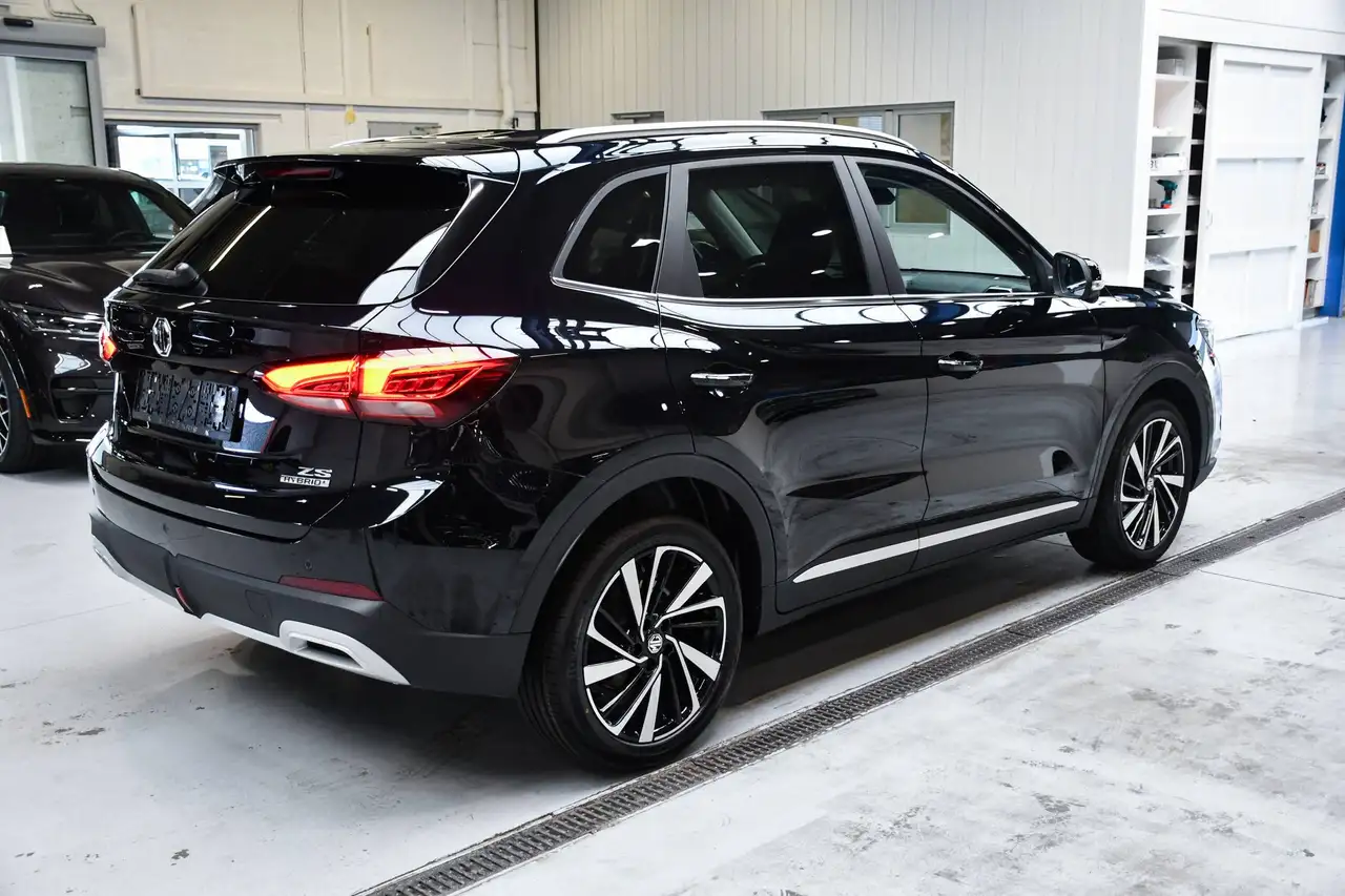 MG ZS - 3