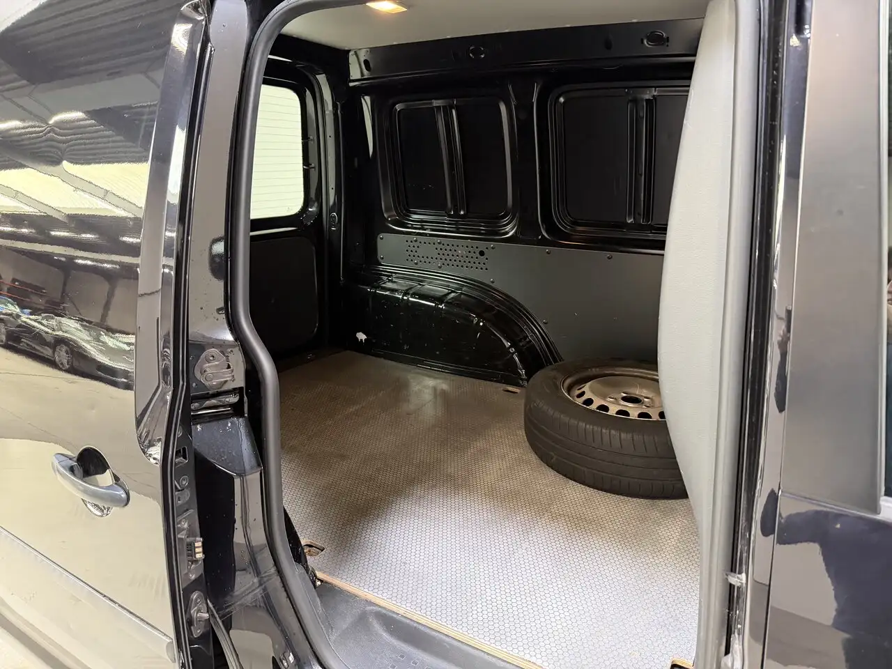 Volkswagen Caddy - 8