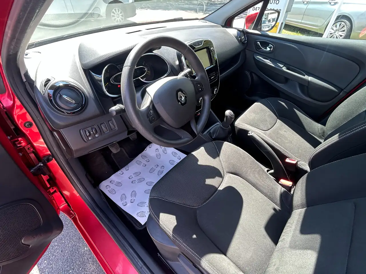 Renault Clio - 11