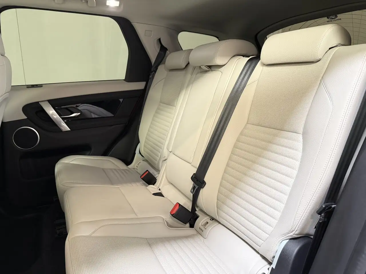 Land Rover Discovery Sport - 10