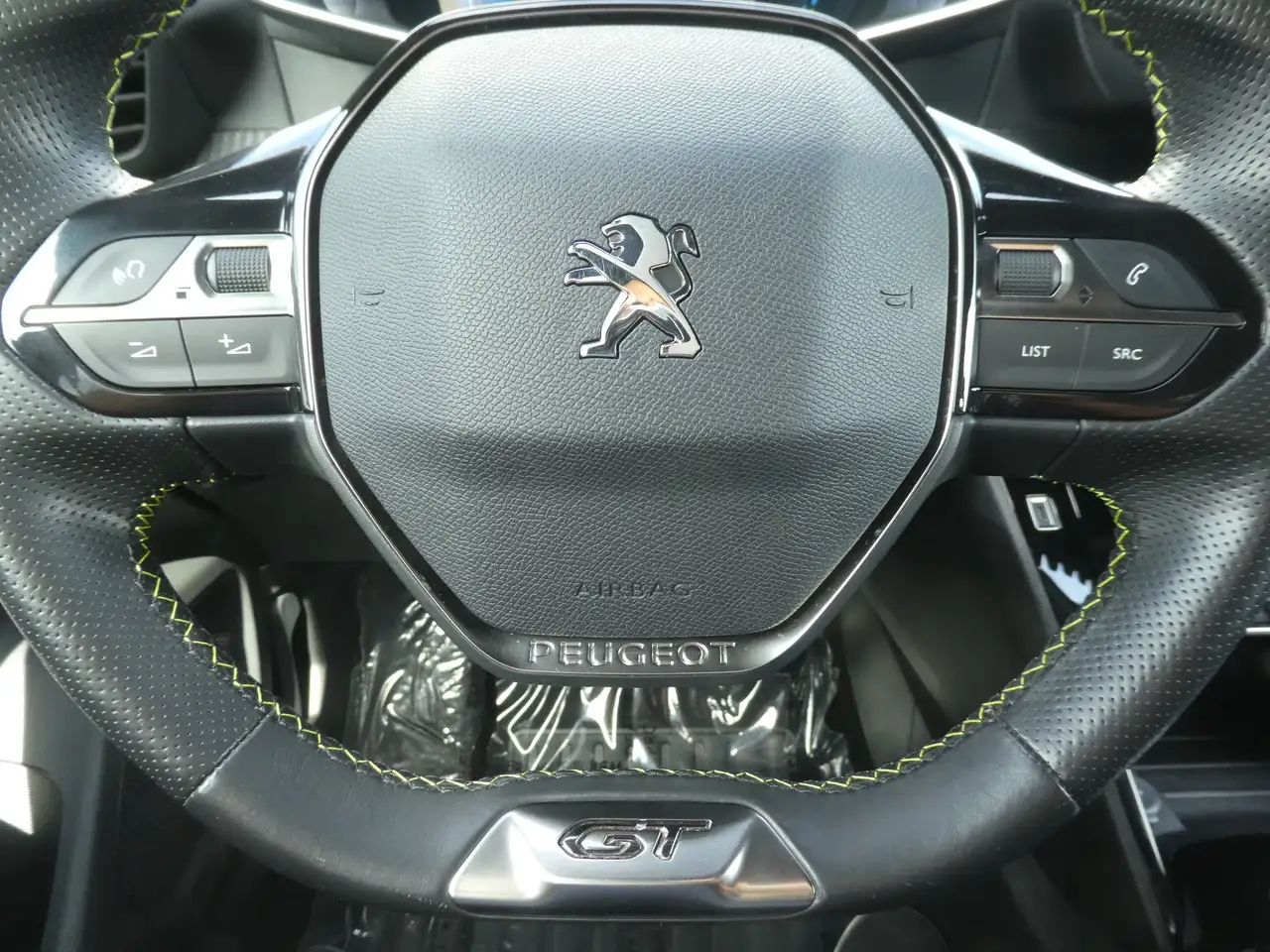 Peugeot e-2008 - 9