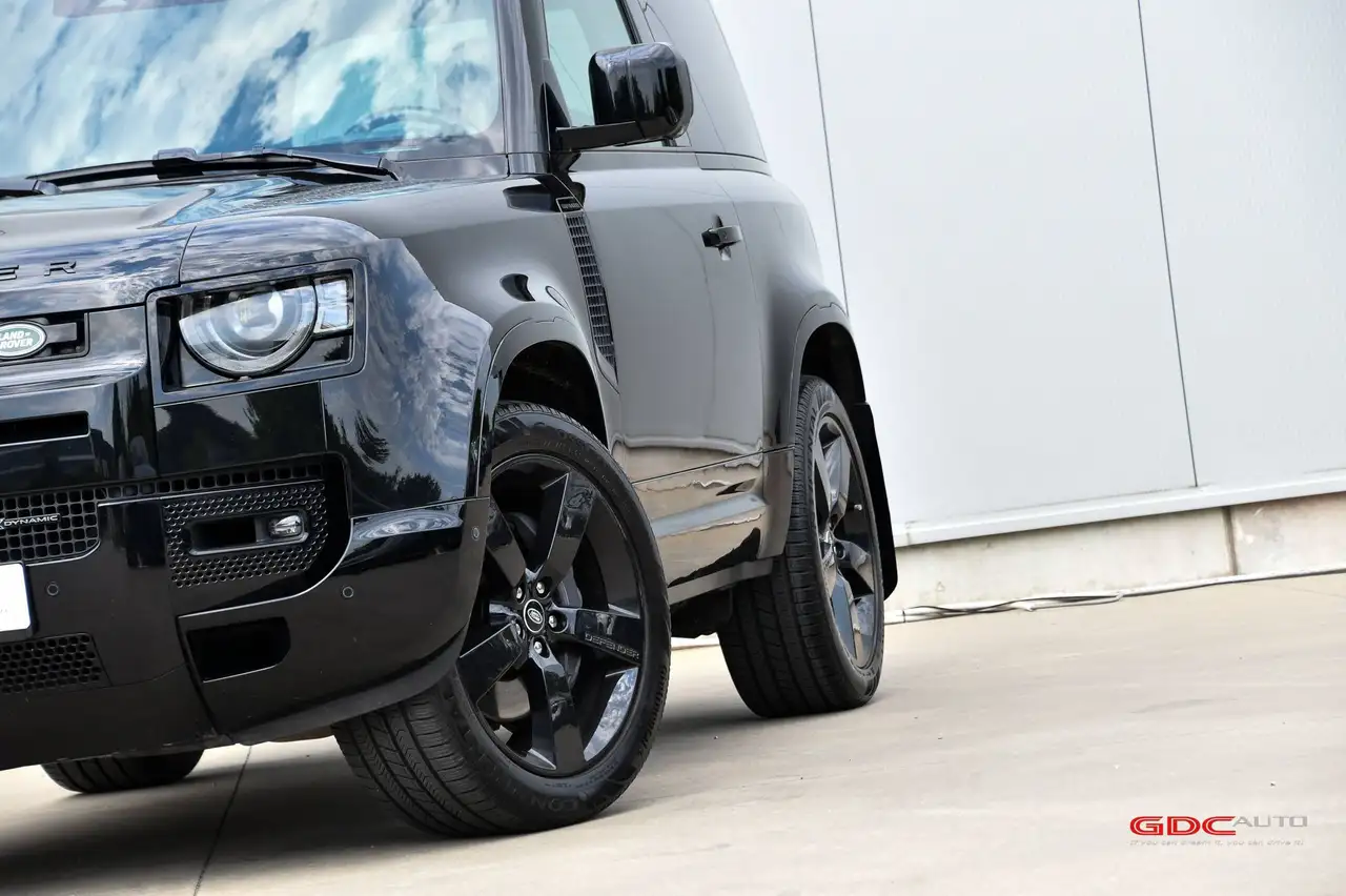Land Rover Defender - 6