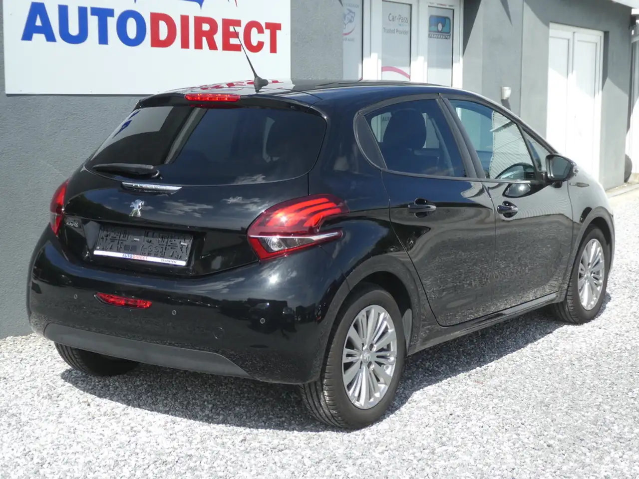 Peugeot 208 - 4